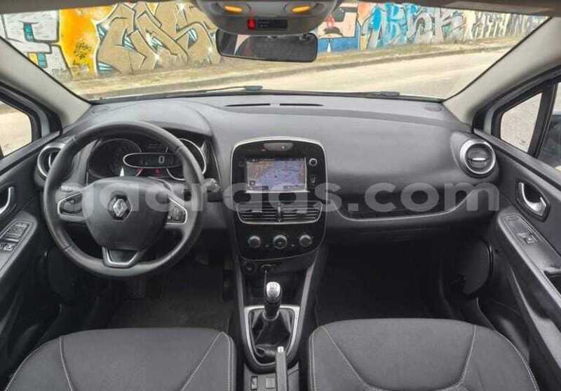 Big with watermark renault clio dakar dakar 34462
