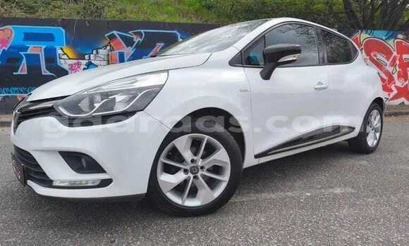 Buy Used Renault Clio Blanc Car in Dakar in Dakar Buy Used Renault Clio Blanc Car in Dakar in Dakar