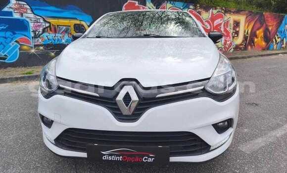 Buy Used Renault Clio Blanc Car in Dakar in Dakar Buy Used Renault Clio Blanc Car in Dakar in Dakar