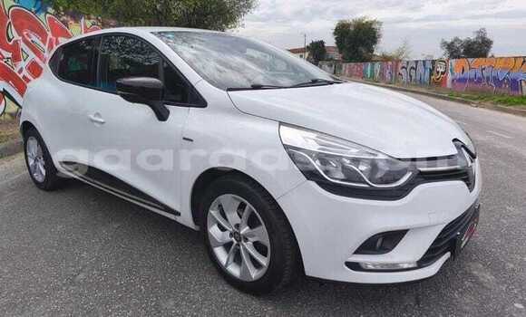 Buy Used Renault Clio Blanc Car in Dakar in Dakar Buy Used Renault Clio Blanc Car in Dakar in Dakar