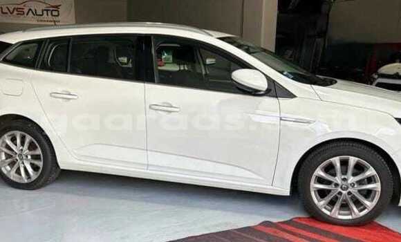 Buy Used Renault Megane White Car in Dabo in Kolda Buy Used Renault Megane White Car in Dabo in Kolda