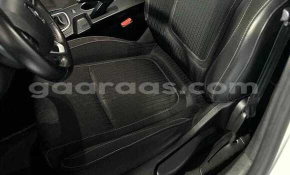 Buy Used Renault Megane White Car in Dabo in Kolda Buy Used Renault Megane White Car in Dabo in Kolda