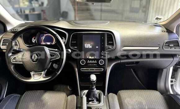 Buy Used Renault Megane White Car in Dabo in Kolda Buy Used Renault Megane White Car in Dabo in Kolda
