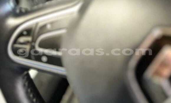 Buy Used Renault Megane White Car in Dabo in Kolda Buy Used Renault Megane White Car in Dabo in Kolda