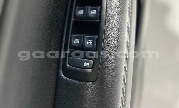 Buy Used Renault Megane White Car in Dabo in Kolda Buy Used Renault Megane White Car in Dabo in Kolda