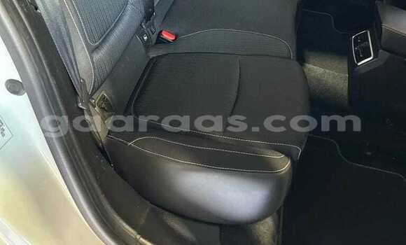 Buy Used Renault Megane White Car in Dabo in Kolda Buy Used Renault Megane White Car in Dabo in Kolda