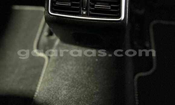 Buy Used Renault Megane White Car in Dabo in Kolda Buy Used Renault Megane White Car in Dabo in Kolda