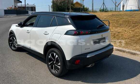 Buy Used Peugeot 2008 White Car in Dabo in Kolda Buy Used Peugeot 2008 White Car in Dabo in Kolda