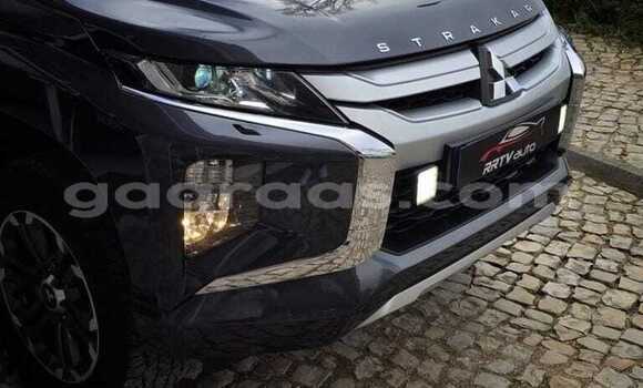 Buy Used Mitsubishi L200 Black Car in Dakar in Dakar Buy Used Mitsubishi L200 Black Car in Dakar in Dakar