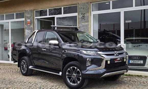 Buy Used Mitsubishi L200 Black Car in Dakar in Dakar Buy Used Mitsubishi L200 Black Car in Dakar in Dakar