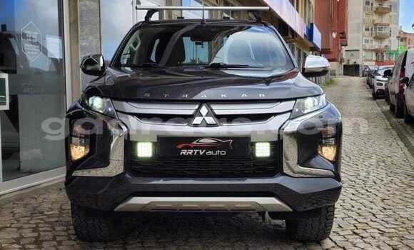 Buy Used Mitsubishi L200 Black Car in Dakar in Dakar Buy Used Mitsubishi L200 Black Car in Dakar in Dakar