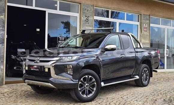 Buy Used Mitsubishi L200 Black Car in Dakar in Dakar Buy Used Mitsubishi L200 Black Car in Dakar in Dakar