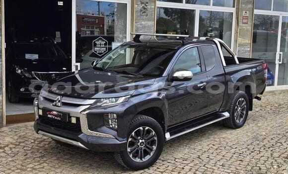 Buy Used Mitsubishi L200 Black Car in Dakar in Dakar Buy Used Mitsubishi L200 Black Car in Dakar in Dakar