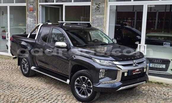 Buy Used Mitsubishi L200 Black Car in Dakar in Dakar Buy Used Mitsubishi L200 Black Car in Dakar in Dakar