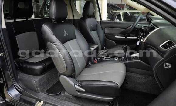 Buy Used Mitsubishi L200 Black Car in Dakar in Dakar Buy Used Mitsubishi L200 Black Car in Dakar in Dakar