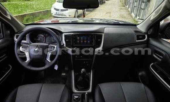 Buy Used Mitsubishi L200 Black Car in Dakar in Dakar Buy Used Mitsubishi L200 Black Car in Dakar in Dakar