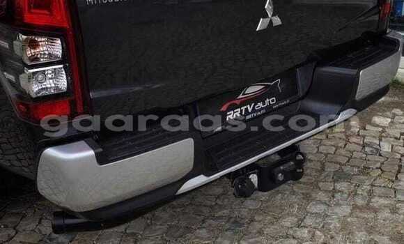 Buy Used Mitsubishi L200 Black Car in Dakar in Dakar Buy Used Mitsubishi L200 Black Car in Dakar in Dakar