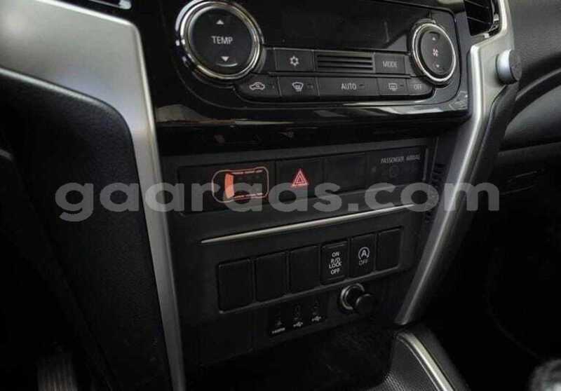 Big with watermark mitsubishi l200 dakar dakar 34482