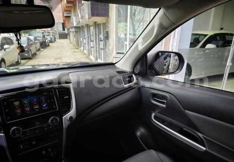 Big with watermark mitsubishi l200 dakar dakar 34482