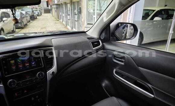 Buy Used Mitsubishi L200 Black Car in Dakar in Dakar Buy Used Mitsubishi L200 Black Car in Dakar in Dakar