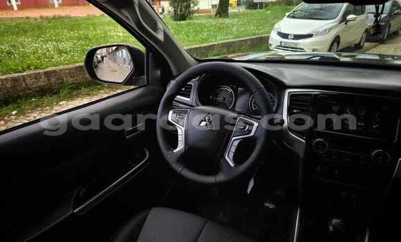 Buy Used Mitsubishi L200 Black Car in Dakar in Dakar Buy Used Mitsubishi L200 Black Car in Dakar in Dakar