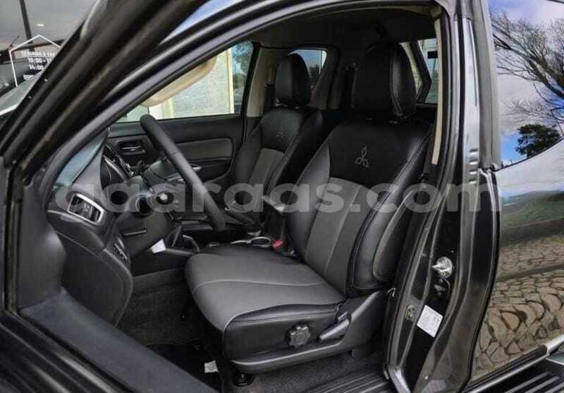 Big with watermark mitsubishi l200 dakar dakar 34482