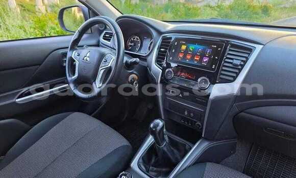 Buy Used Mitsubishi L200 Black Car in Dabo in Kolda Buy Used Mitsubishi L200 Black Car in Dabo in Kolda