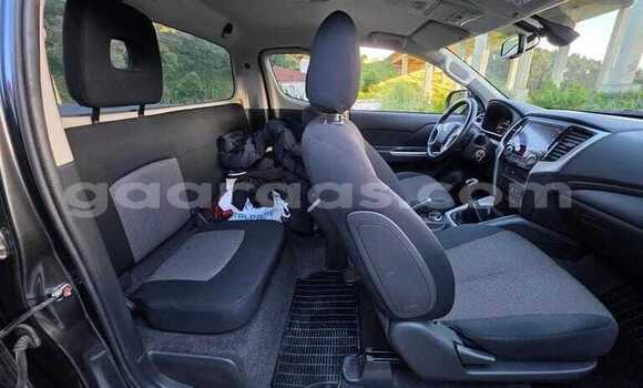 Buy Used Mitsubishi L200 Black Car in Dabo in Kolda Buy Used Mitsubishi L200 Black Car in Dabo in Kolda