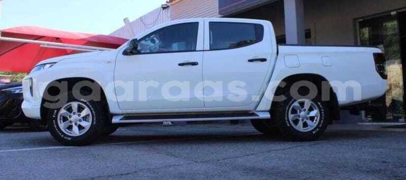 Big with watermark mitsubishi l200 dakar dakar 34484