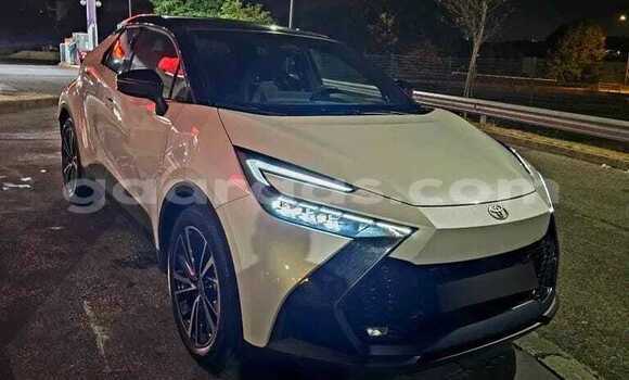 Acheter Occasion Voiture Toyota C-HR Blanc à Dakar, Dakar Acheter Occasion Voiture Toyota C-HR Blanc à Dakar, Dakar
