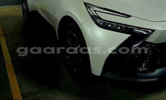 Acheter Occasion Voiture Toyota C-HR Blanc à Dakar, Dakar Acheter Occasion Voiture Toyota C-HR Blanc à Dakar, Dakar