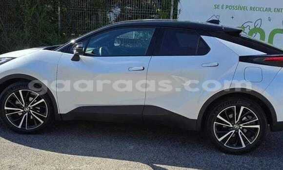 Acheter Occasion Voiture Toyota C-HR Blanc à Dakar, Dakar Acheter Occasion Voiture Toyota C-HR Blanc à Dakar, Dakar