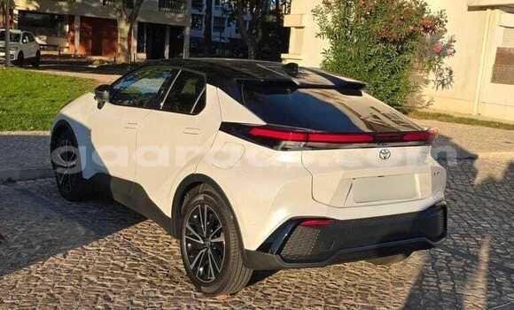 Acheter Occasion Voiture Toyota C-HR Blanc à Dakar, Dakar Acheter Occasion Voiture Toyota C-HR Blanc à Dakar, Dakar