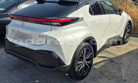 Acheter Occasion Voiture Toyota C-HR Blanc à Dakar, Dakar Acheter Occasion Voiture Toyota C-HR Blanc à Dakar, Dakar