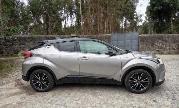 Buy Used Toyota C-HR Gray Car in Bignona in Ziguinchor Buy Used Toyota C-HR Gray Car in Bignona in Ziguinchor