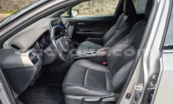 Buy Used Toyota C-HR Gray Car in Bignona in Ziguinchor Buy Used Toyota C-HR Gray Car in Bignona in Ziguinchor