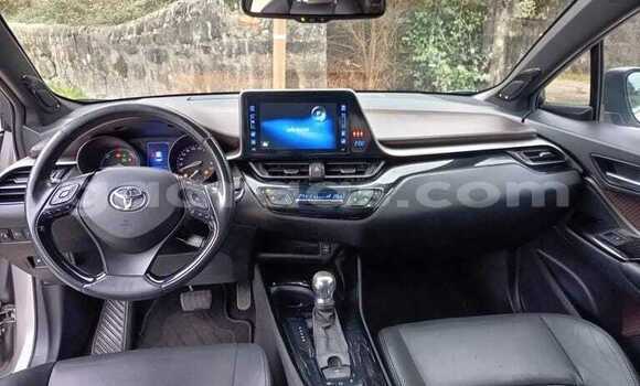 Buy Used Toyota C-HR Gray Car in Bignona in Ziguinchor Buy Used Toyota C-HR Gray Car in Bignona in Ziguinchor