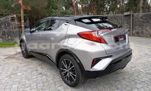 Buy Used Toyota C-HR Gray Car in Bignona in Ziguinchor Buy Used Toyota C-HR Gray Car in Bignona in Ziguinchor