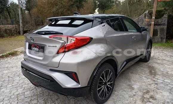 Buy Used Toyota C-HR Gray Car in Bignona in Ziguinchor Buy Used Toyota C-HR Gray Car in Bignona in Ziguinchor