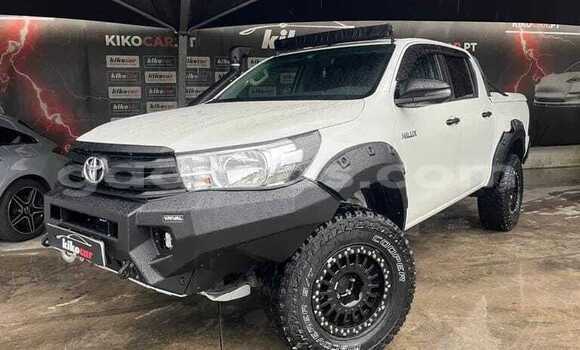 Buy Used Toyota Hilux White Car in Dakar in Dakar Buy Used Toyota Hilux White Car in Dakar in Dakar