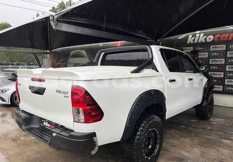 Big with watermark toyota hilux dakar dakar 34490