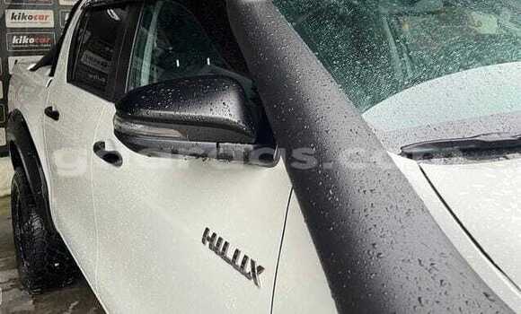 Buy Used Toyota Hilux White Car in Dakar in Dakar Buy Used Toyota Hilux White Car in Dakar in Dakar