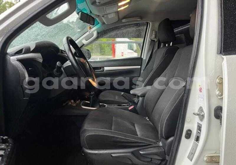 Big with watermark toyota hilux dakar dakar 34490