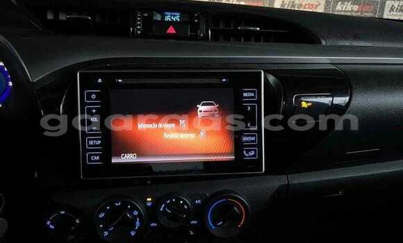 Buy Used Toyota Hilux White Car in Dakar in Dakar Buy Used Toyota Hilux White Car in Dakar in Dakar