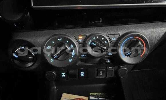 Buy Used Toyota Hilux White Car in Dakar in Dakar Buy Used Toyota Hilux White Car in Dakar in Dakar