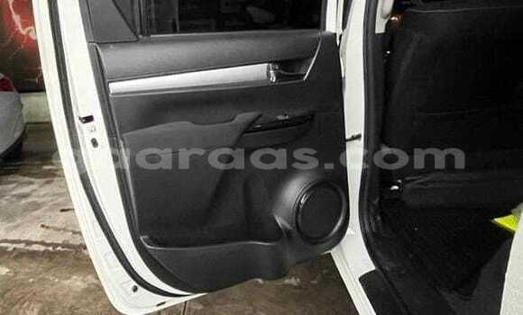 Buy Used Toyota Hilux White Car in Dakar in Dakar Buy Used Toyota Hilux White Car in Dakar in Dakar