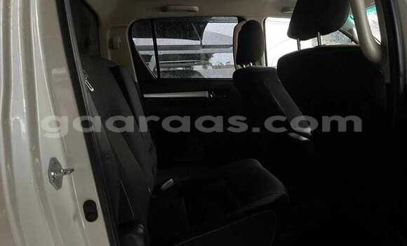 Buy Used Toyota Hilux White Car in Dakar in Dakar Buy Used Toyota Hilux White Car in Dakar in Dakar