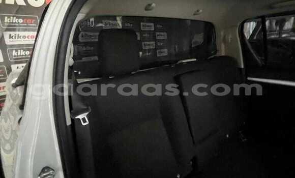 Buy Used Toyota Hilux White Car in Dakar in Dakar Buy Used Toyota Hilux White Car in Dakar in Dakar