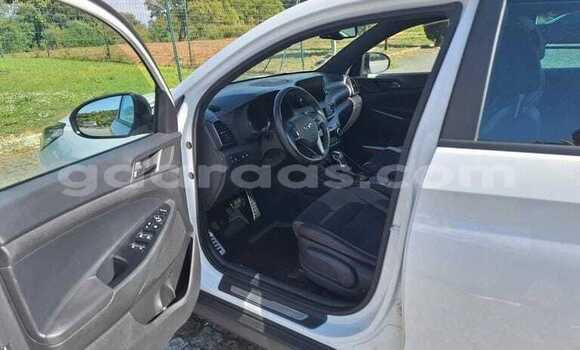 Buy Used Hyundai Tucson White Car in Dakar in Dakar Buy Used Hyundai Tucson White Car in Dakar in Dakar