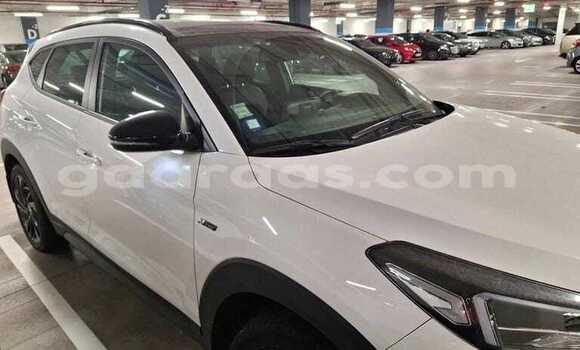 Buy Used Hyundai Tucson White Car in Dakar in Dakar Buy Used Hyundai Tucson White Car in Dakar in Dakar